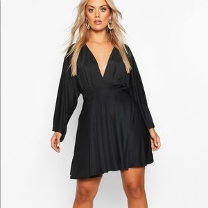 Boo-hoo plus plunge kimono sleeves skater dress black 22